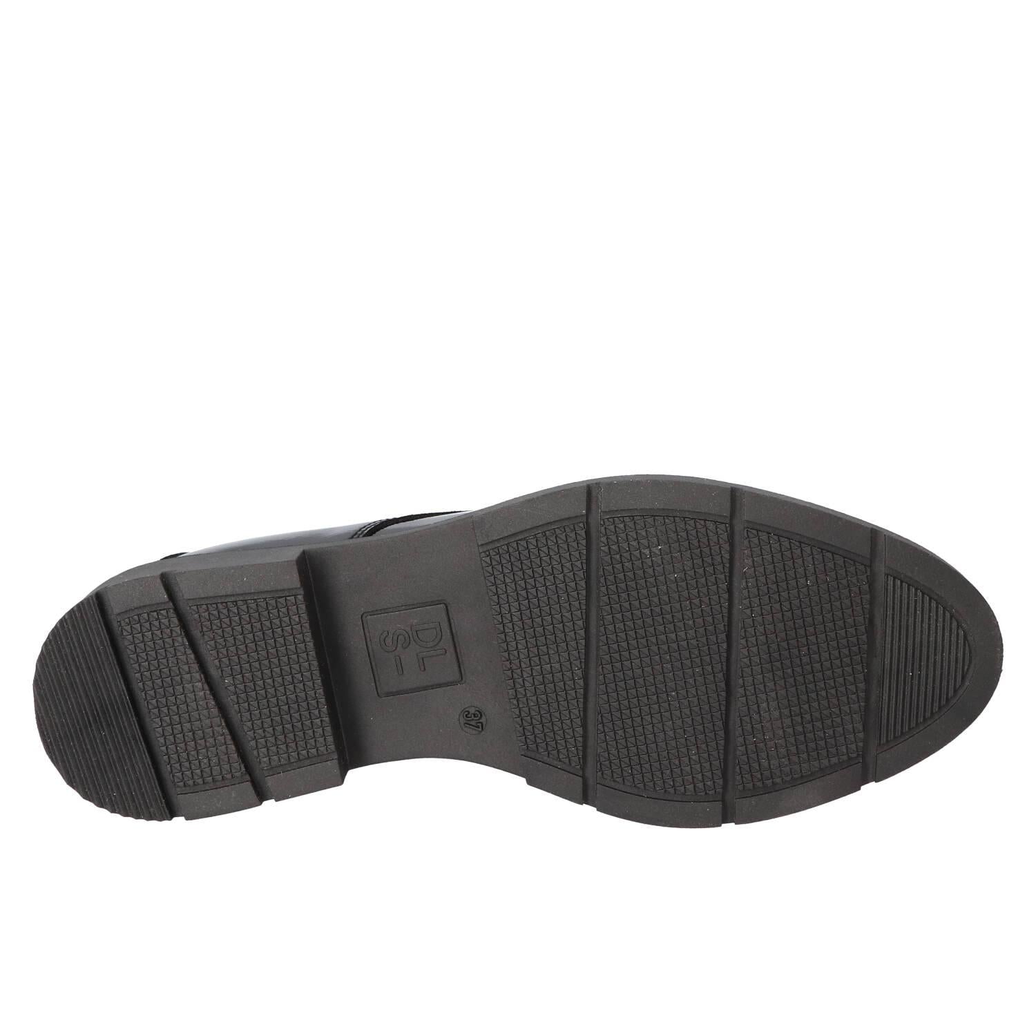 Veterschoenen, Zwart