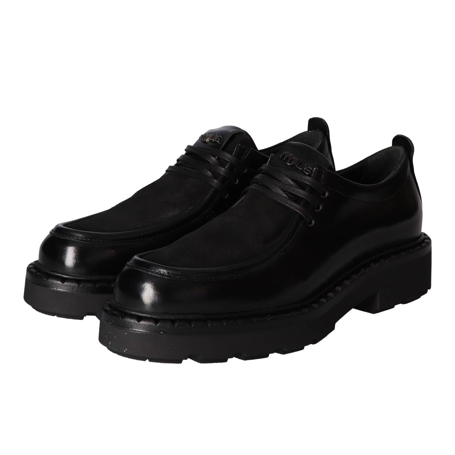 Veterschoenen, Zwart