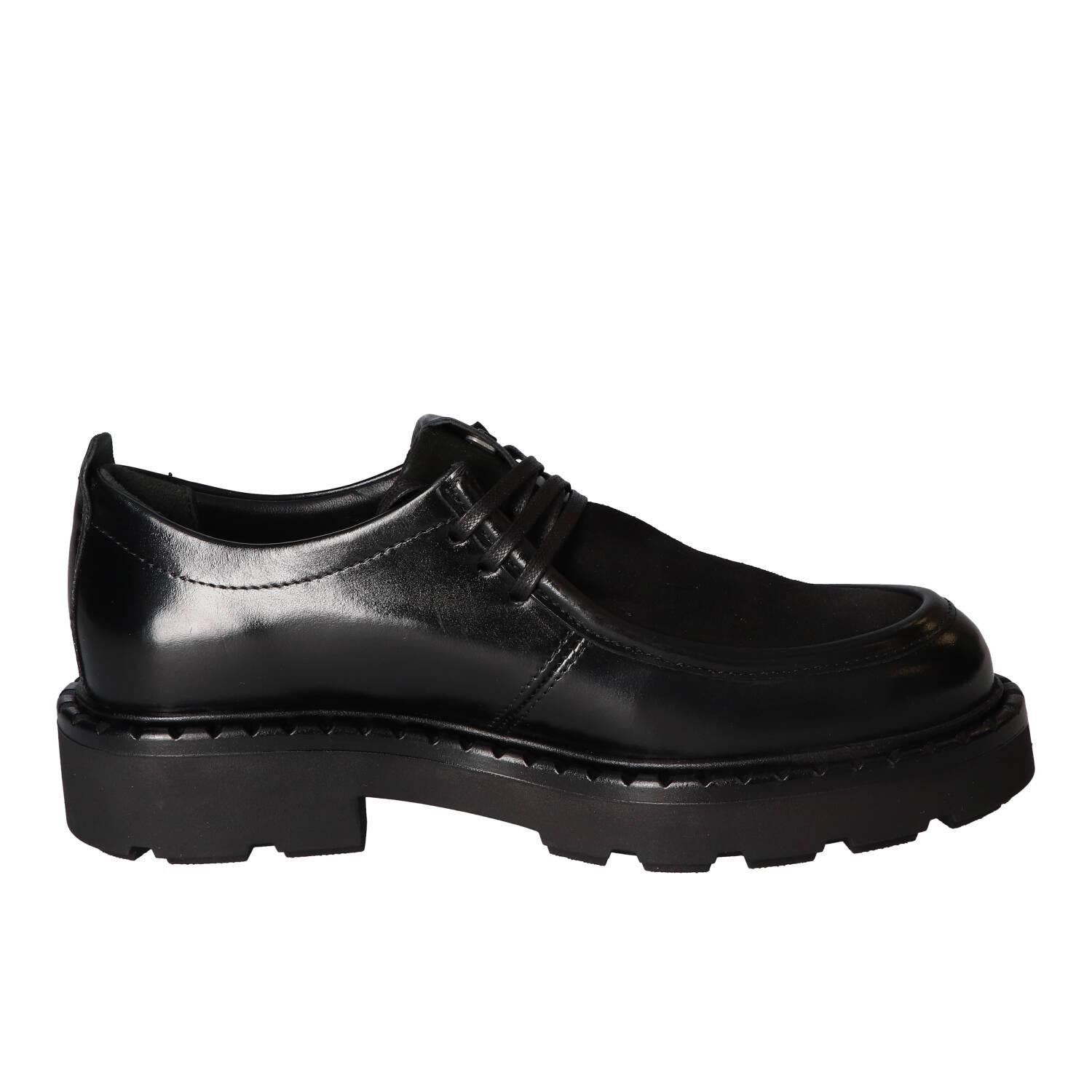 Veterschoenen, Zwart