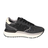 Sneakers, Zwart