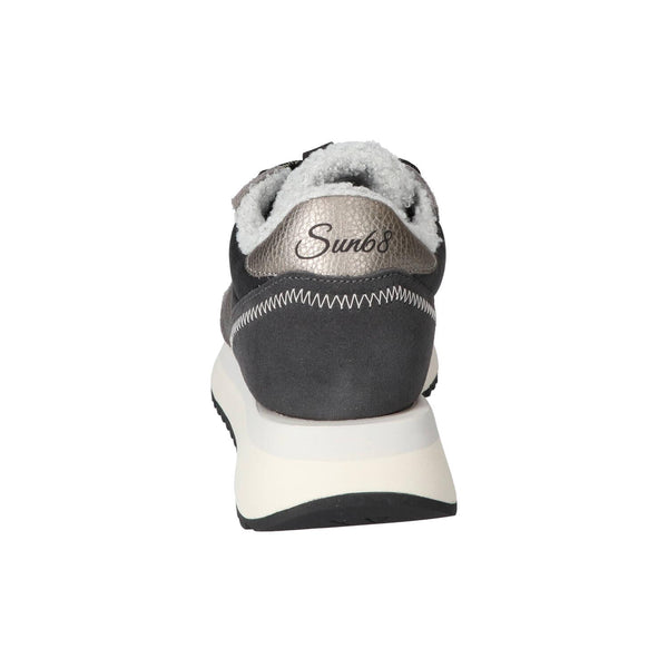 Sneakers, Zwart