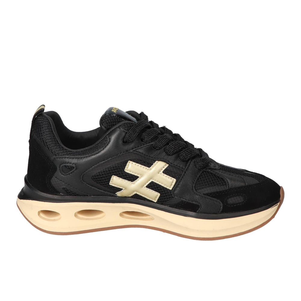Sneakers, Zwart