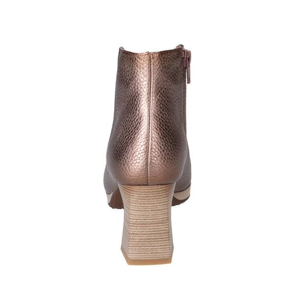 Bottines, Bronze