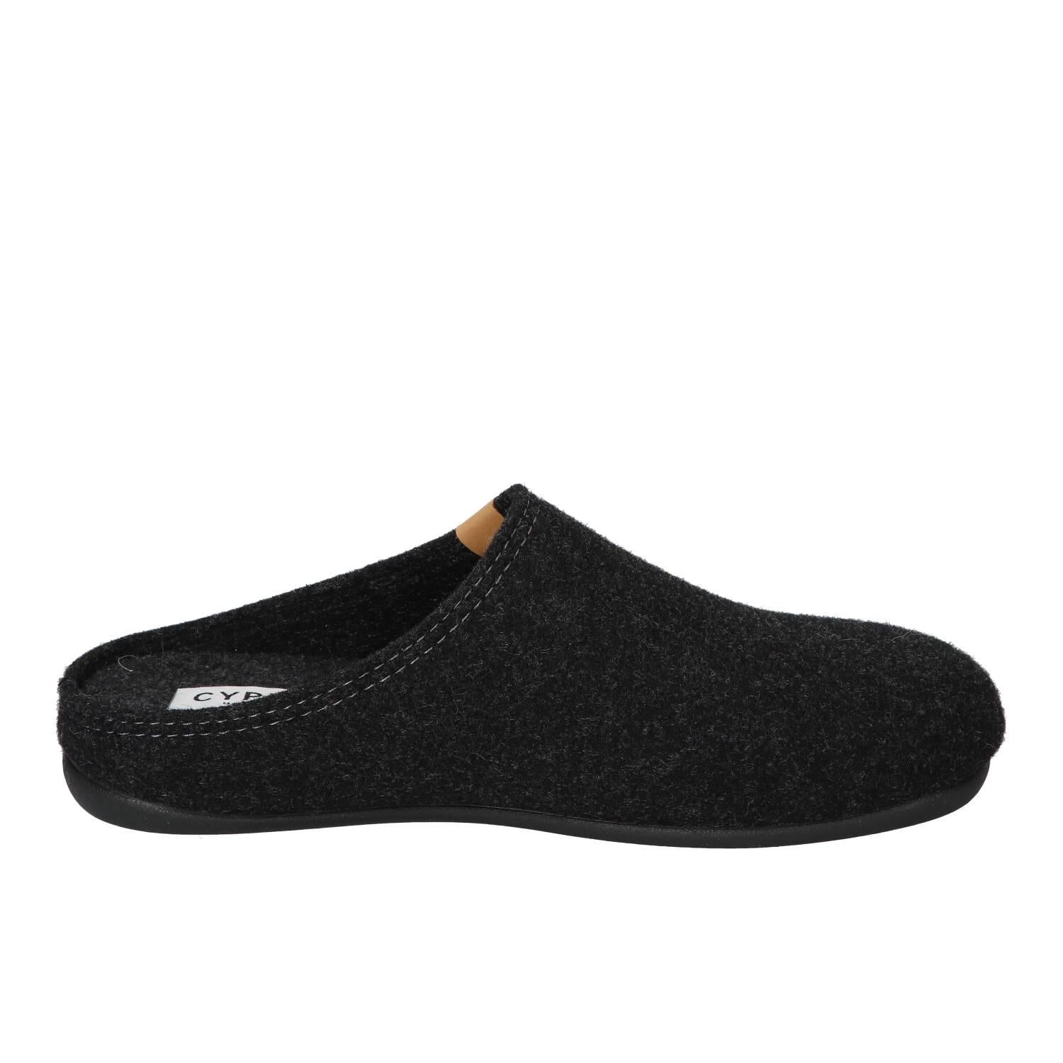 Chaussons, Gris