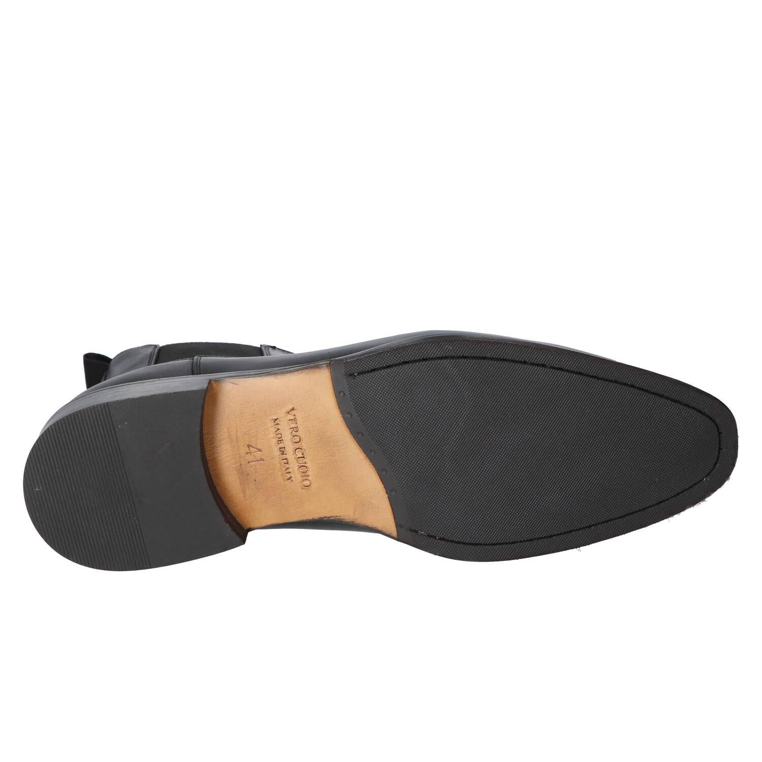 Boots, Zwart