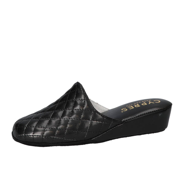 Pantoffels, Zwart