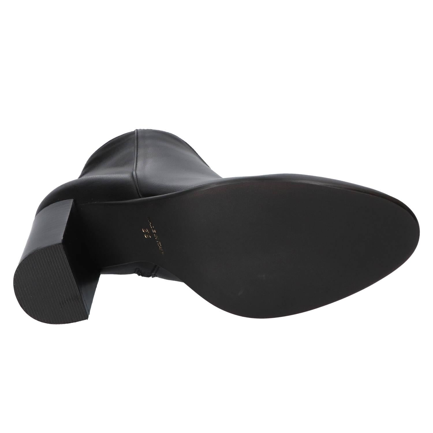 Booties, Zwart