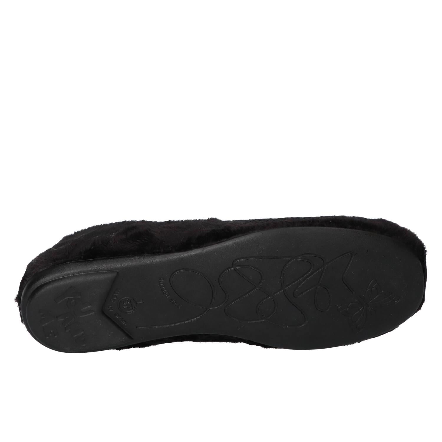 Pantoffels, Zwart