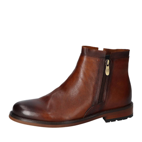 Boots, Cognac