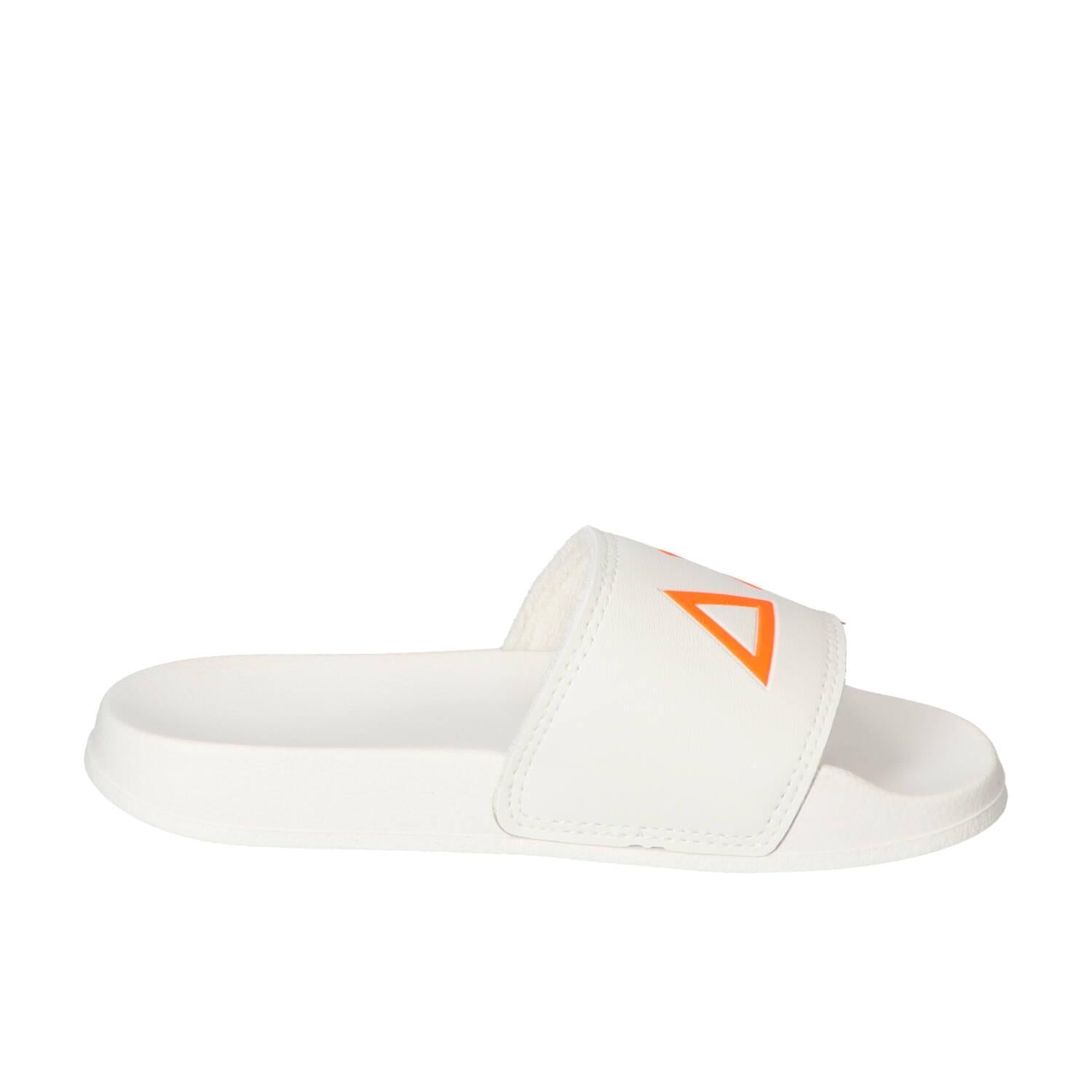 Slippers, Wit