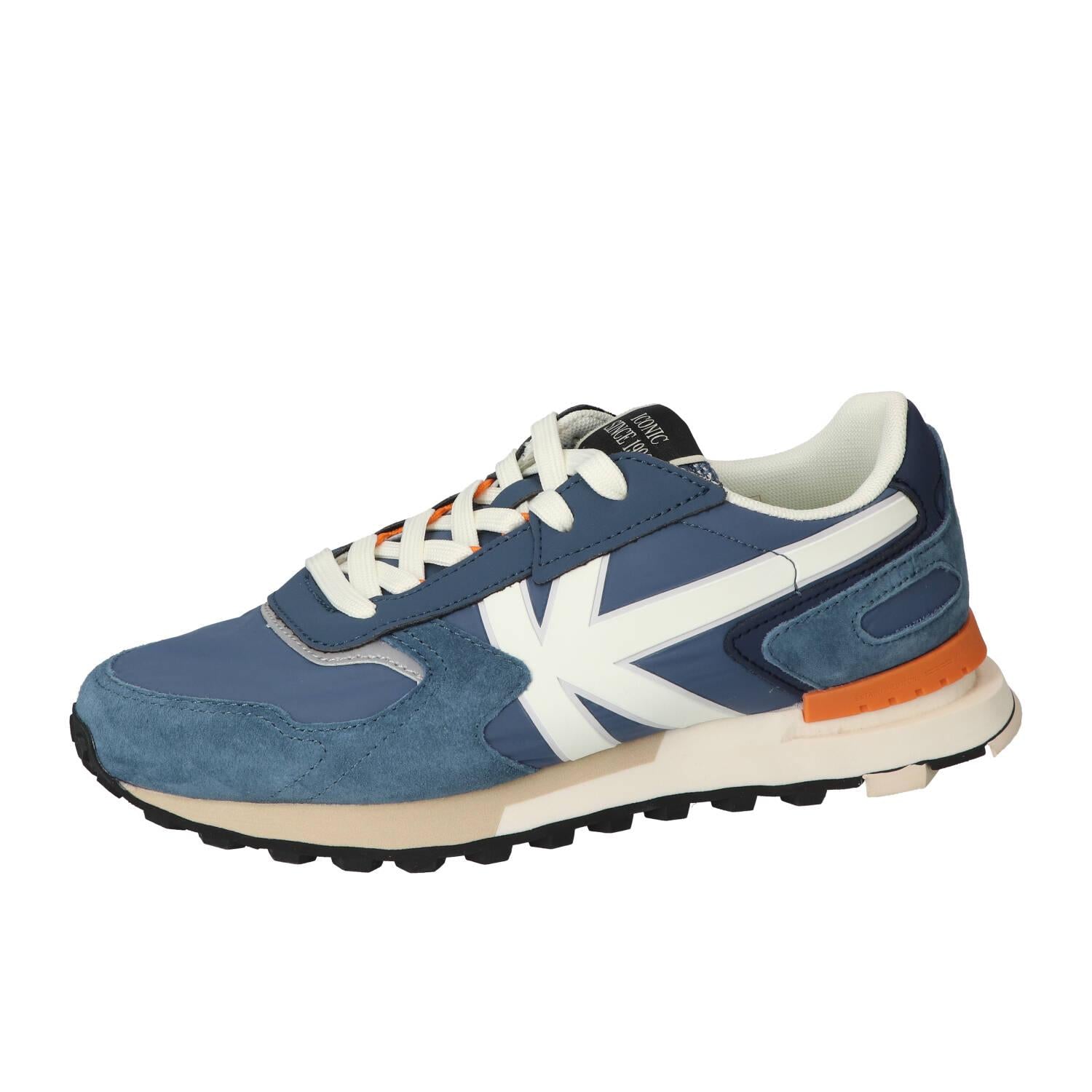 Sneakers, Lichtblauw