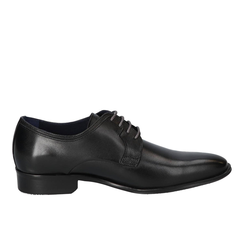 Veterschoenen, Zwart