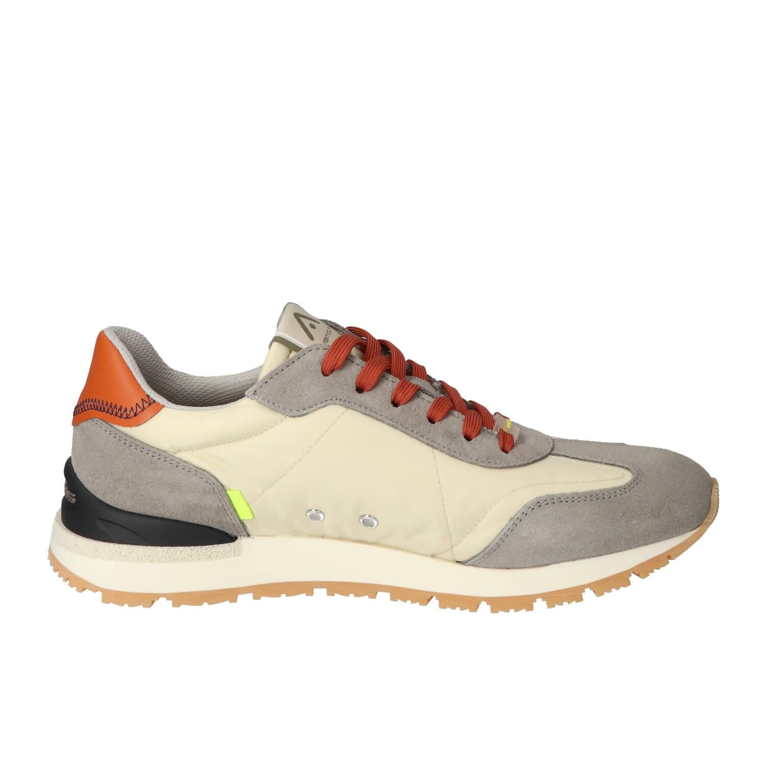 Sneakers, Grijs