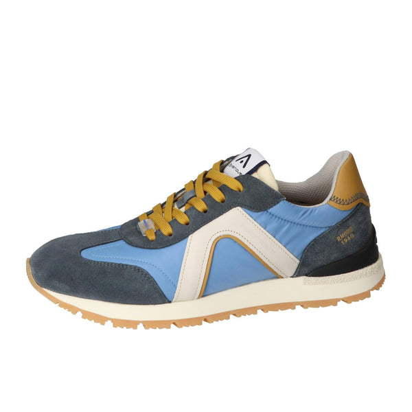 Sneakers, Lichtblauw