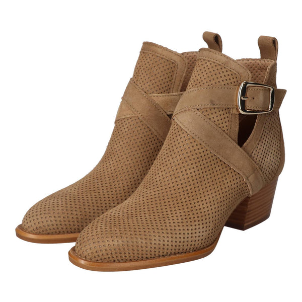 Booties, Cognac