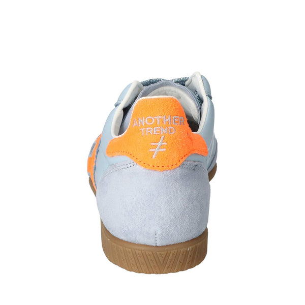 Sneakers, Lichtblauw