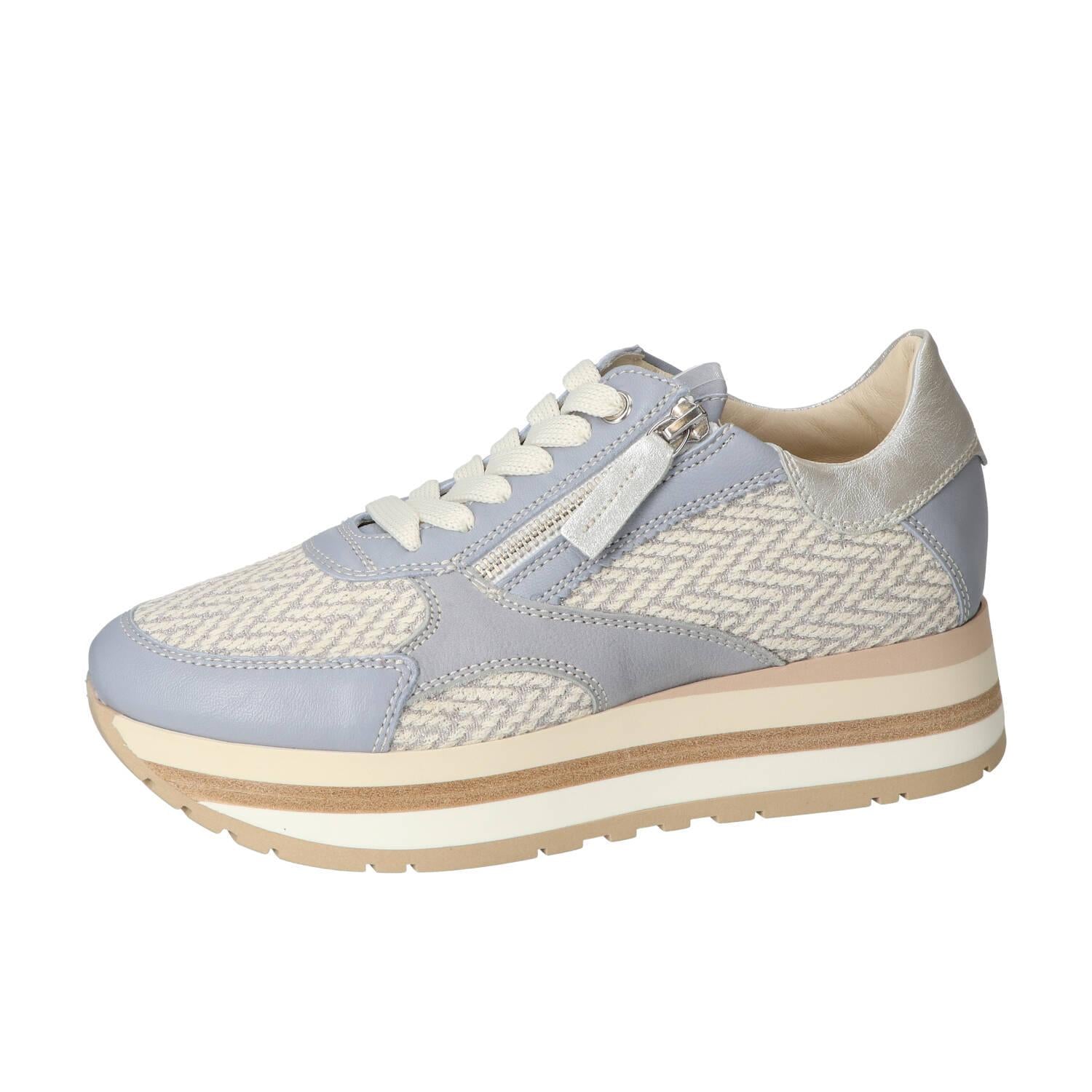 Sneakers, Lichtblauw