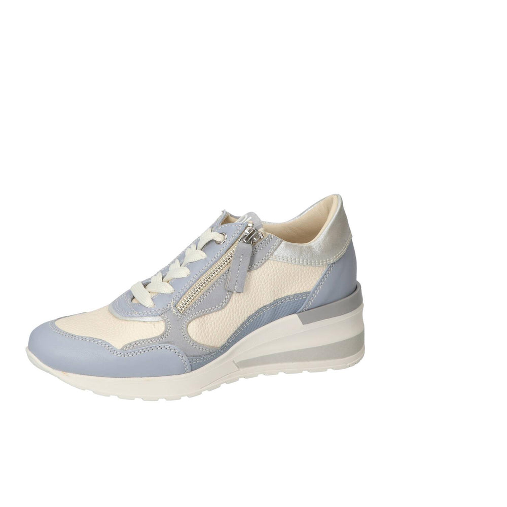 Sneakers, Lichtblauw