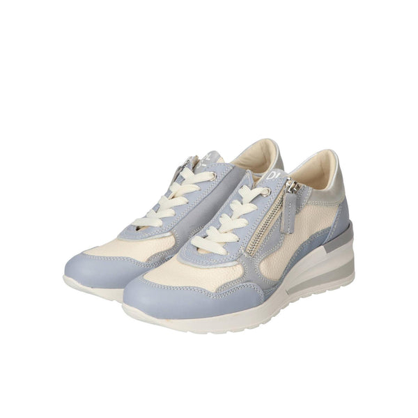 Sneakers, Lichtblauw