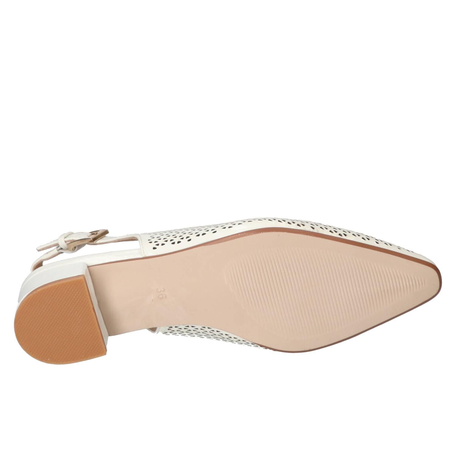 Slingback, Wit