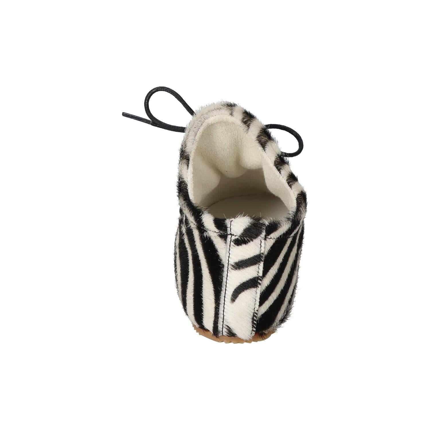 Veterschoenen, Zwart