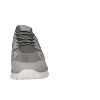 Instapschoenen, Grijs