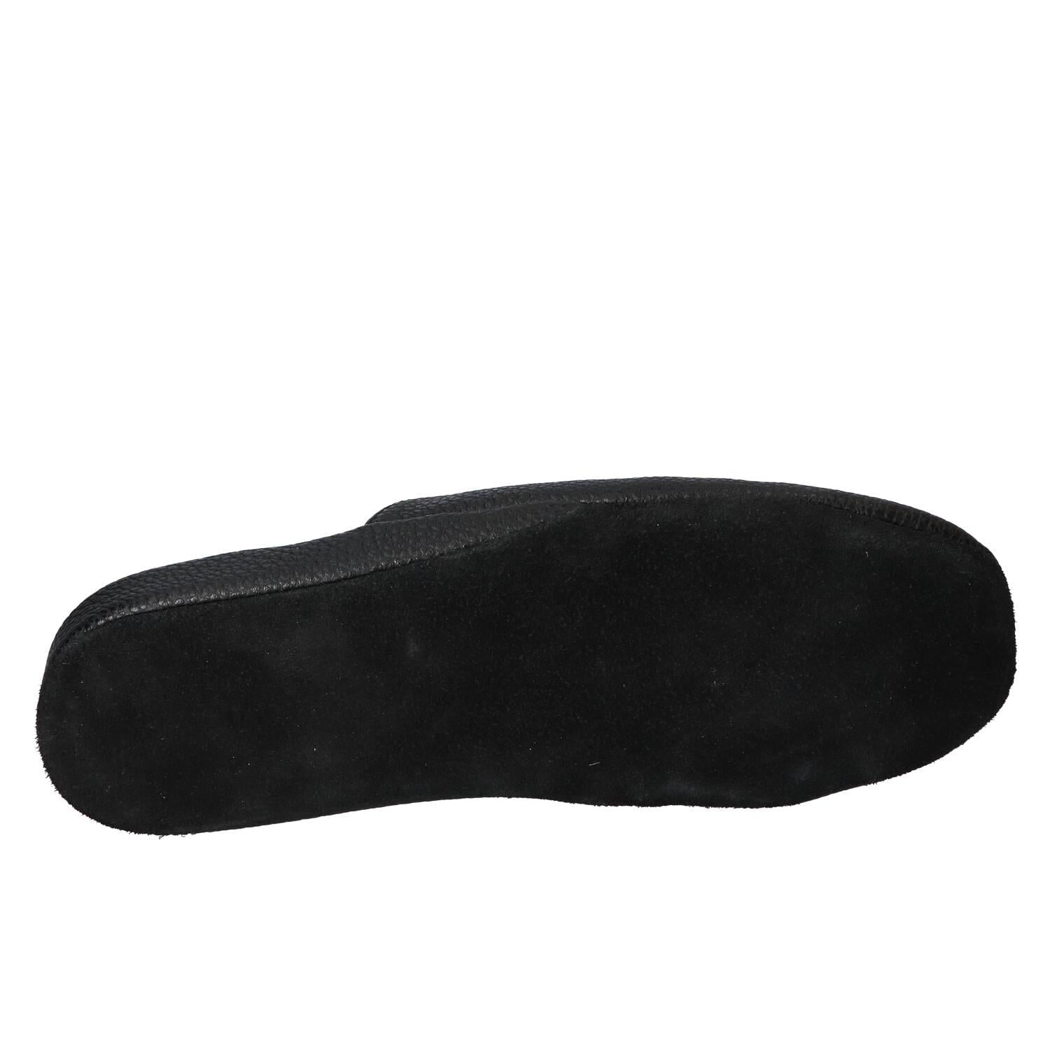 Pantoffels, Zwart