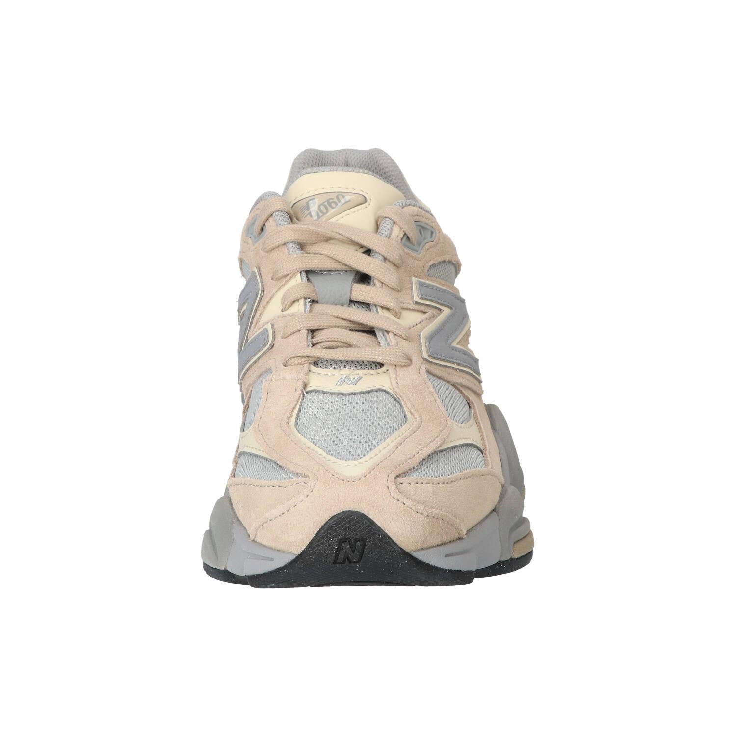 Sneakers, Taupe