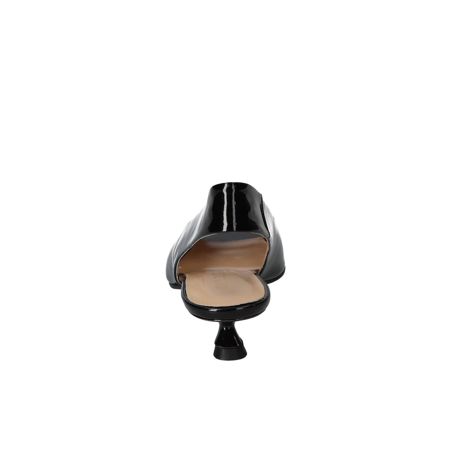 Slingback, Zwart