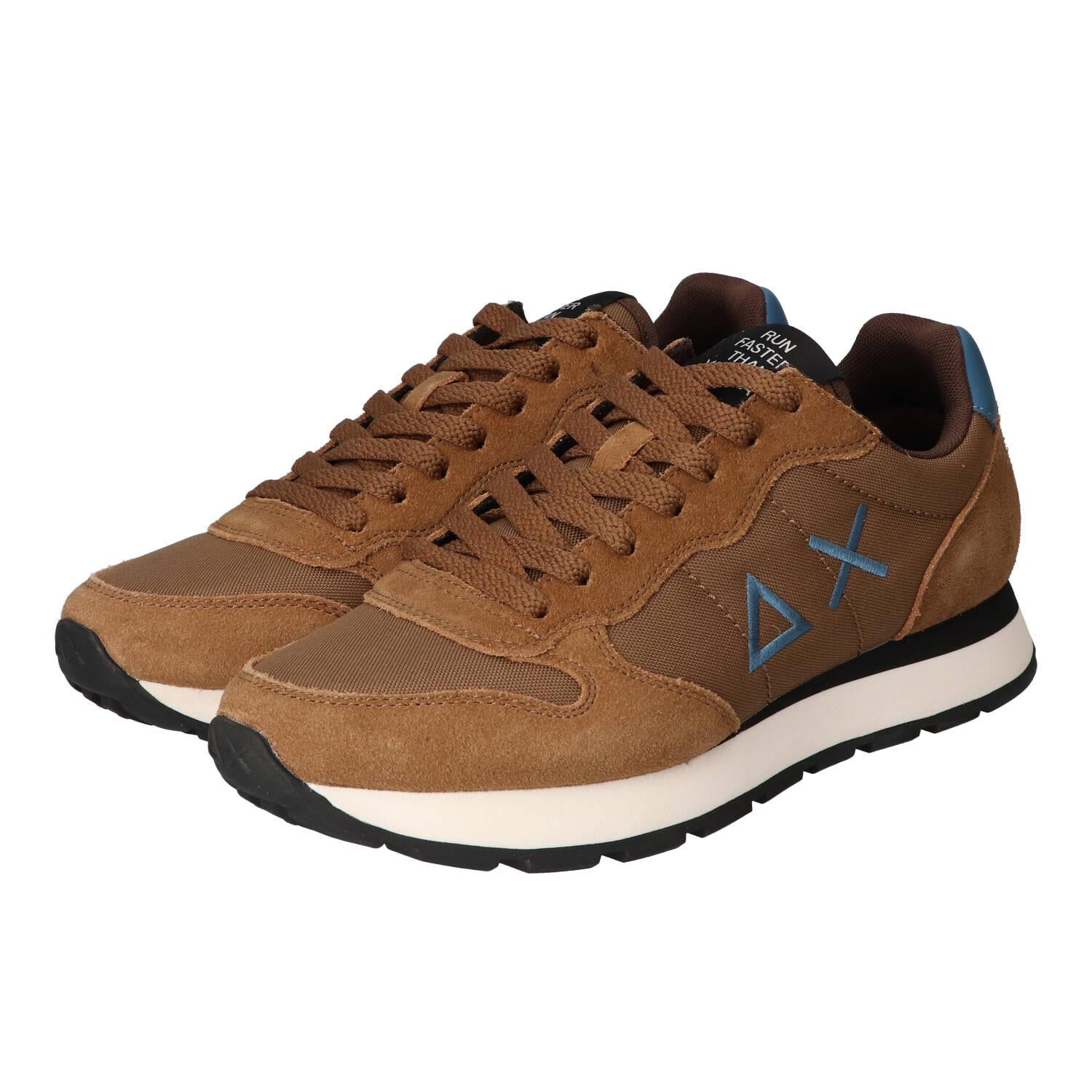 Sneakers, Cognac