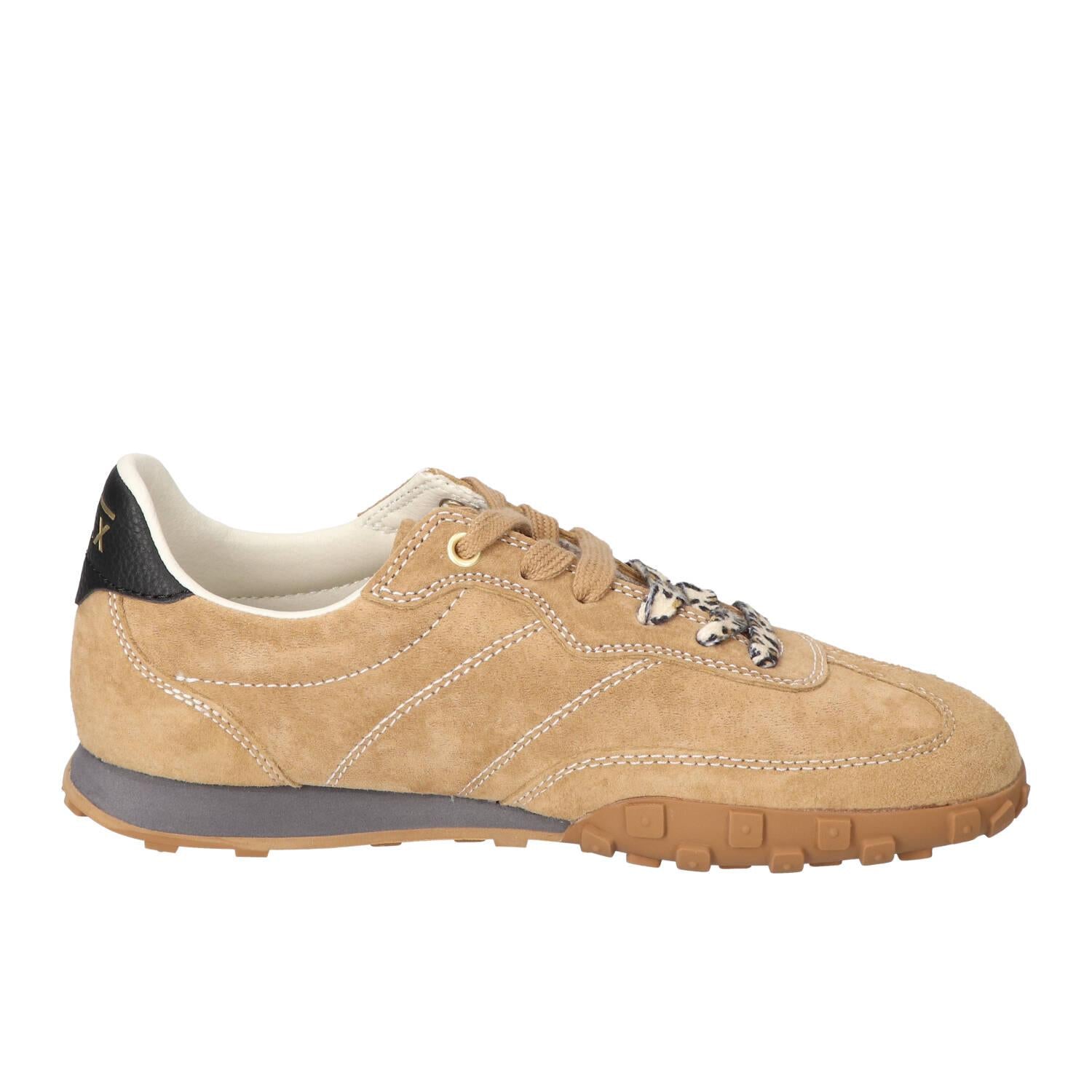Sneakers, Cognac