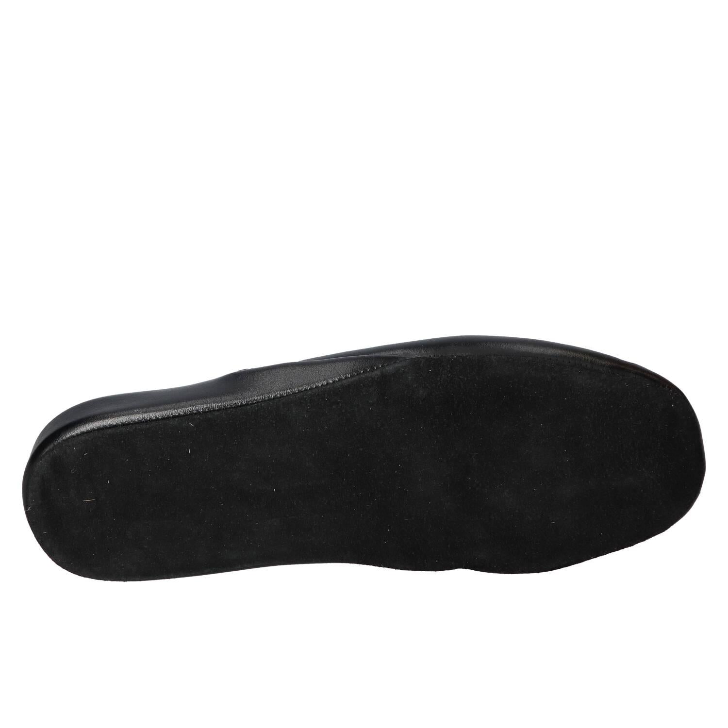 Pantoffels, Zwart