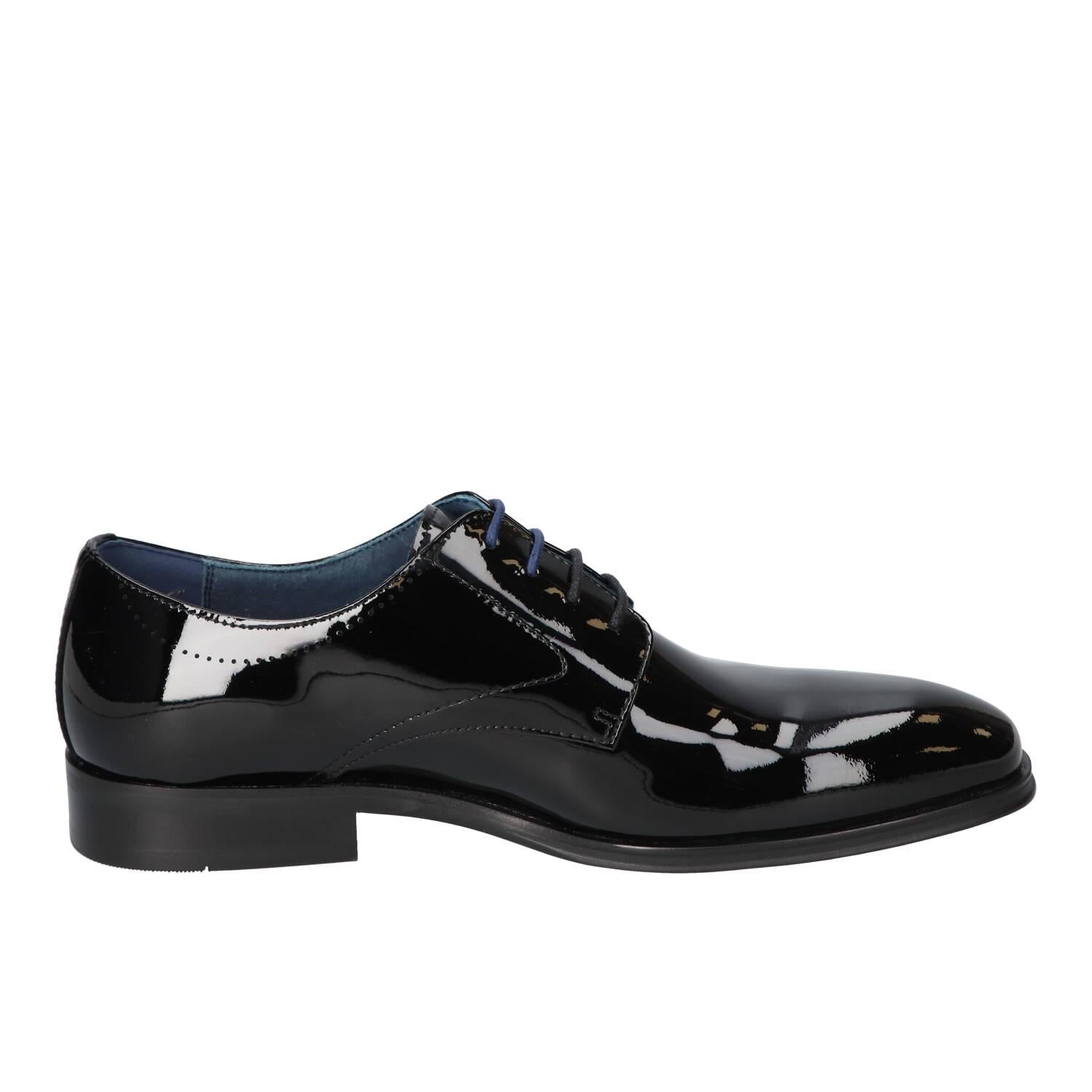 Veterschoenen, Zwart