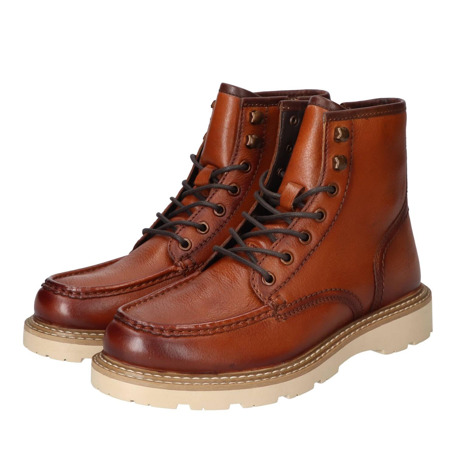Boots, Cognac