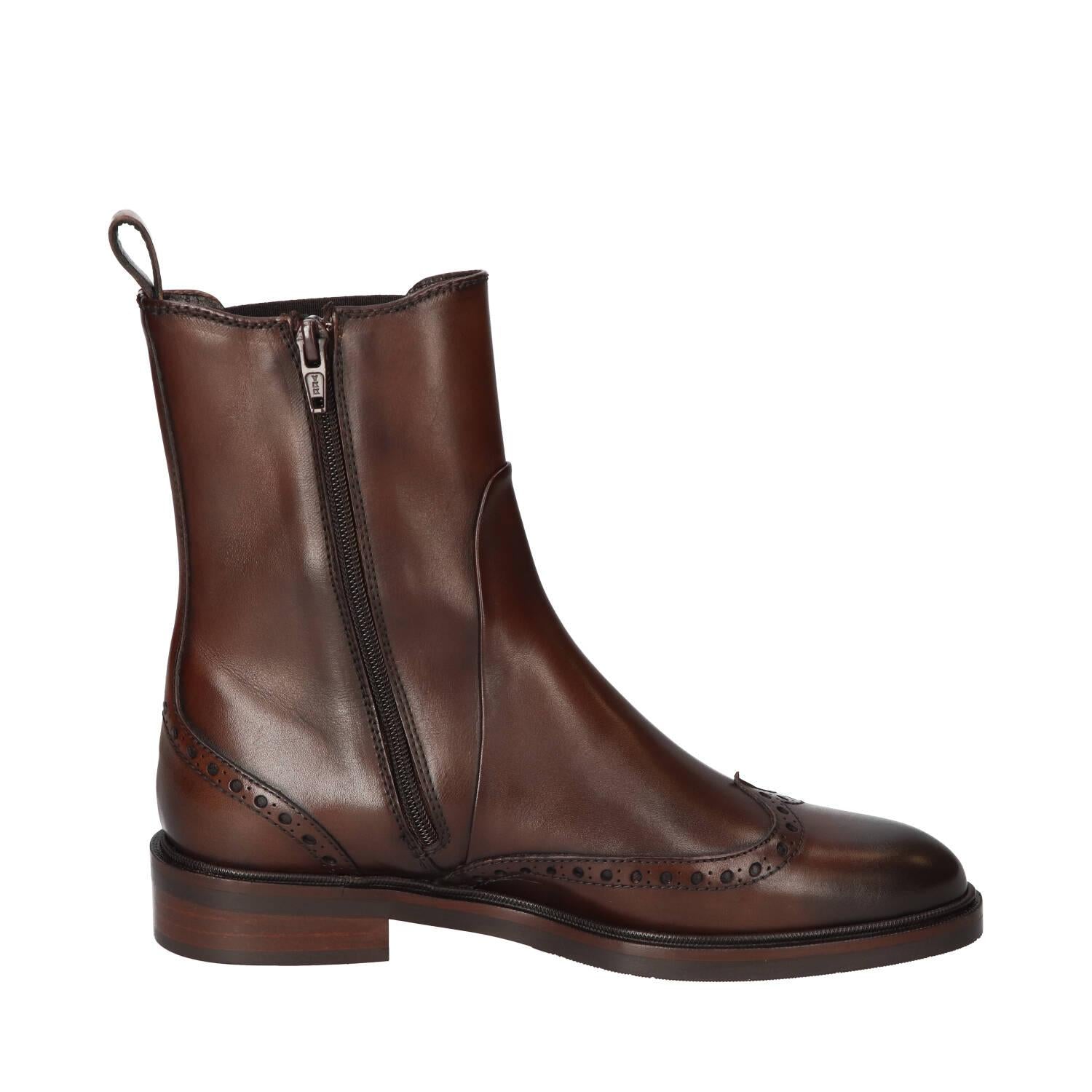 Booties, Cognac