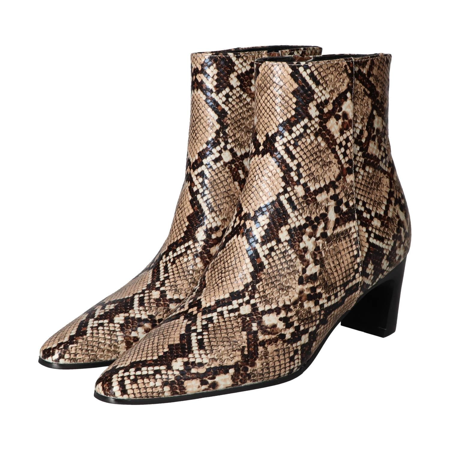 Booties, Brons