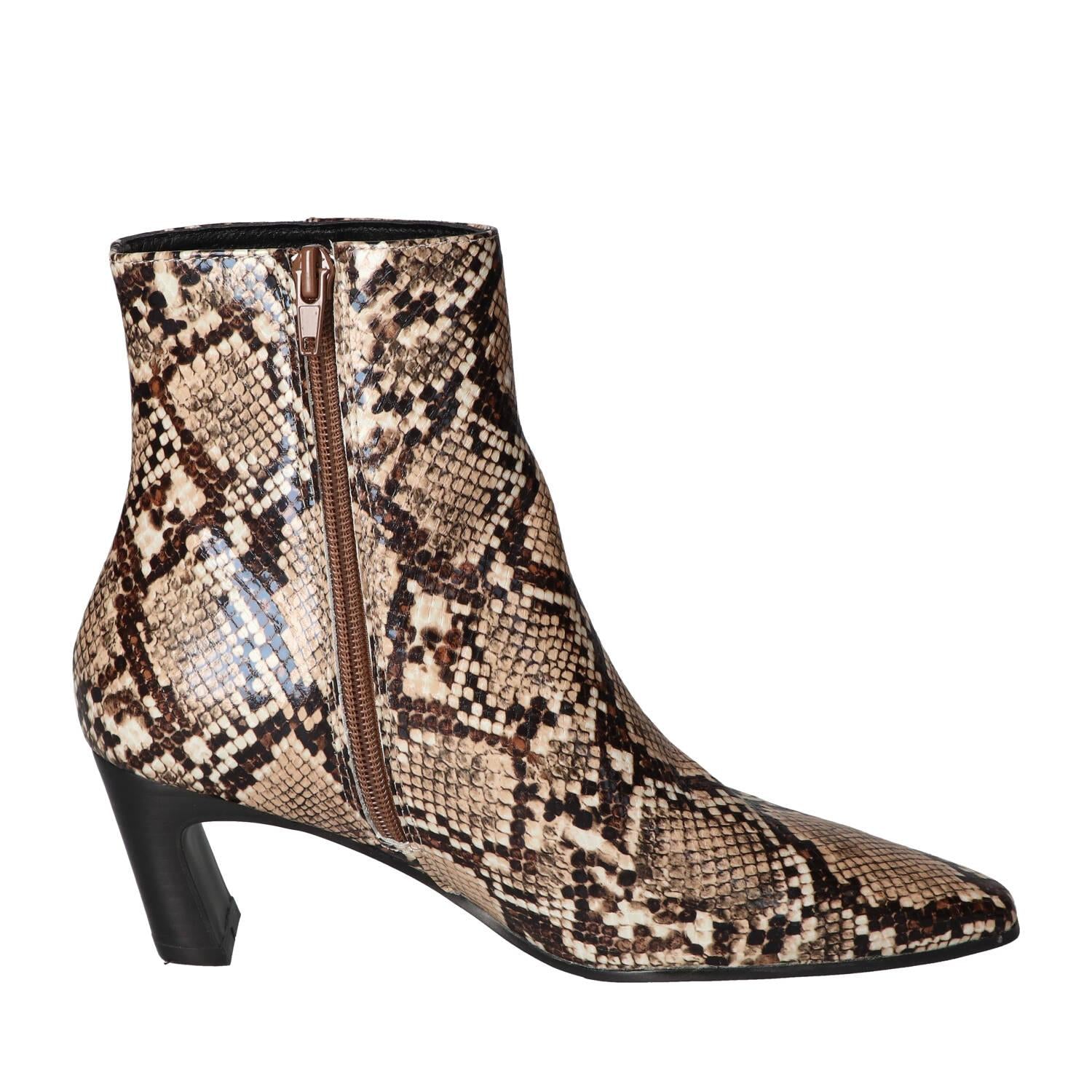 Booties, Brons