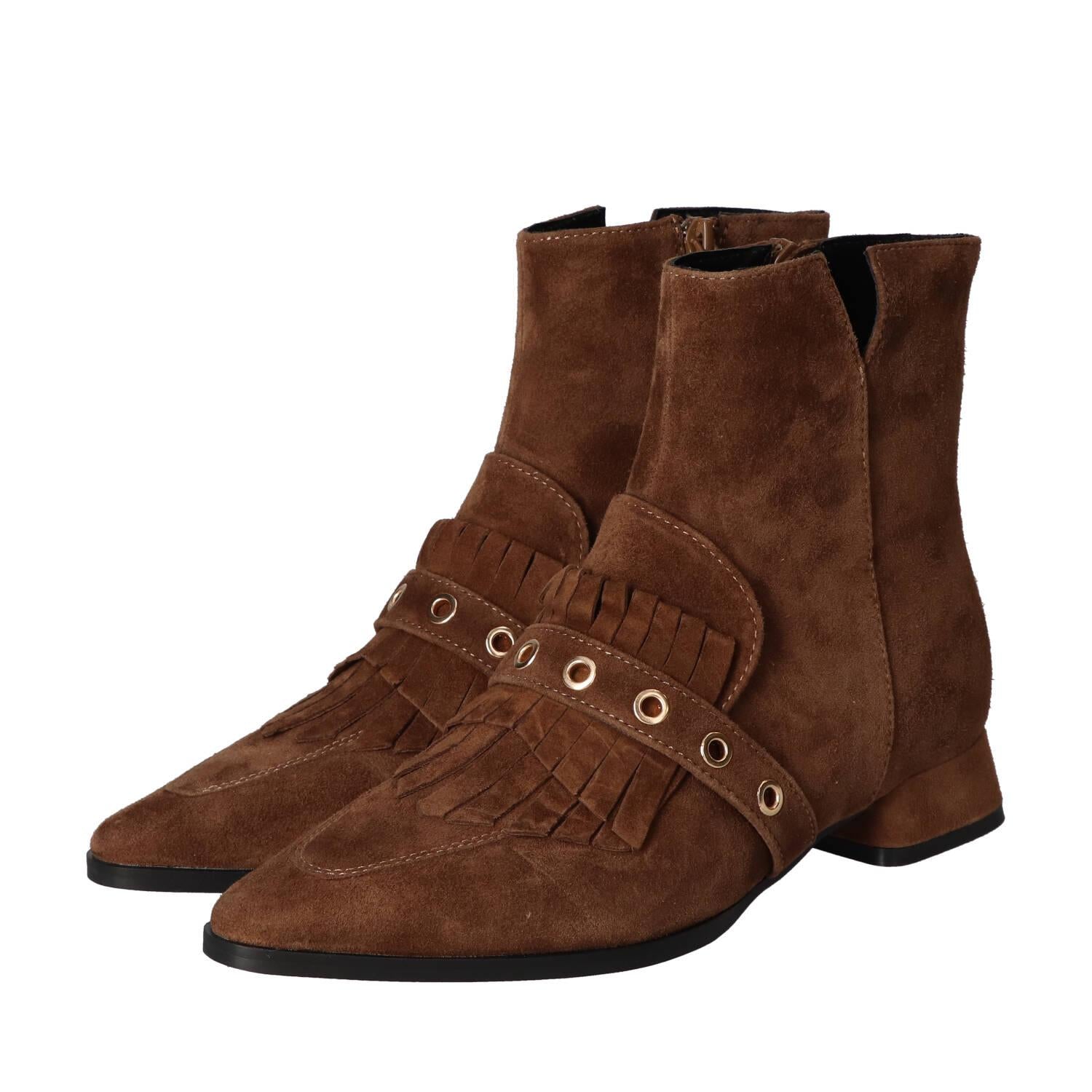 Booties, Cognac