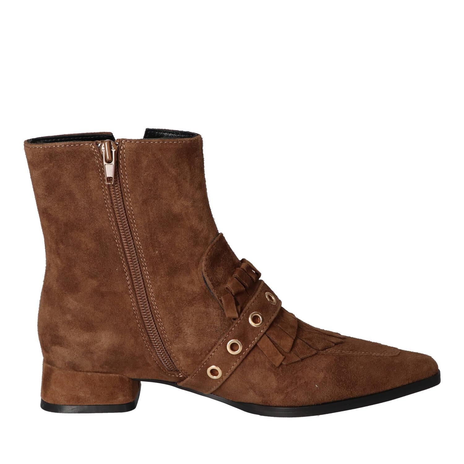 Booties, Cognac