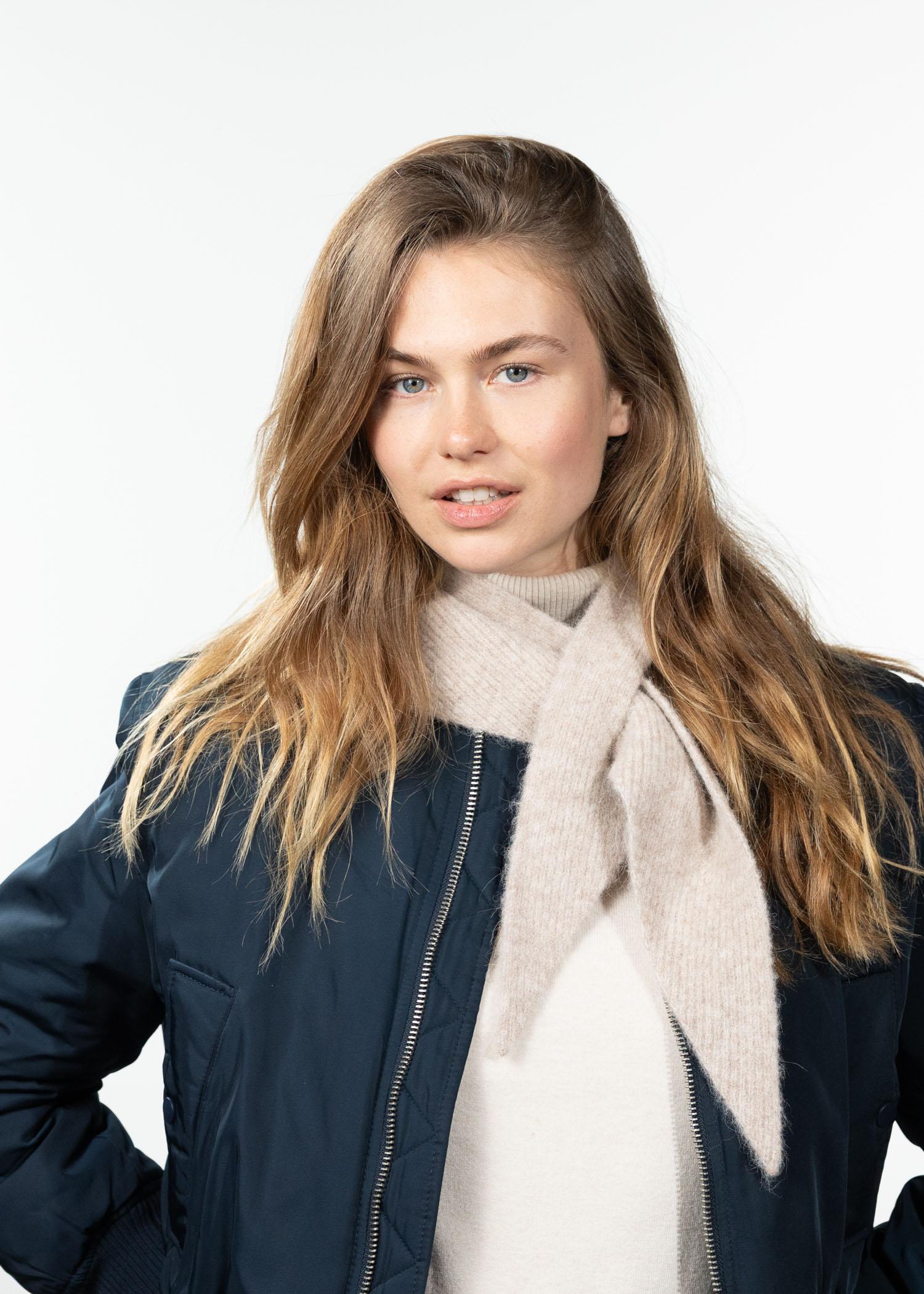 Sjaals, Lichtbeige
